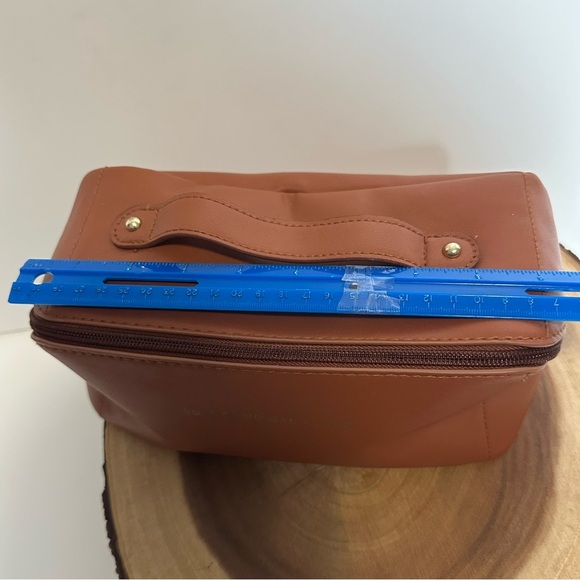 Brown Leather Toiletry Bag with Handle and Zipper - Picture 6 of 16